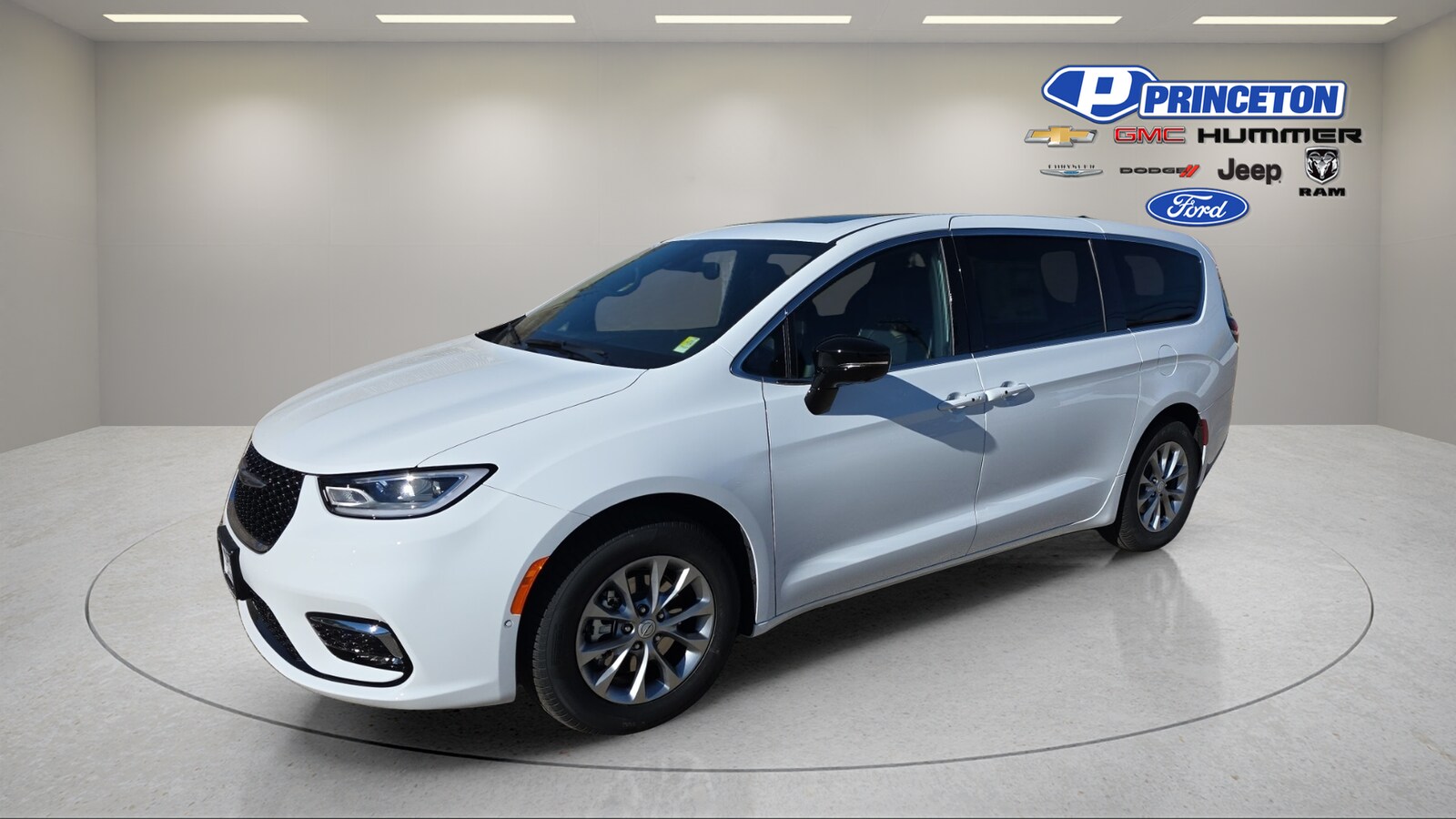 2026 Chrysler Pacifica Limited - Photo 8