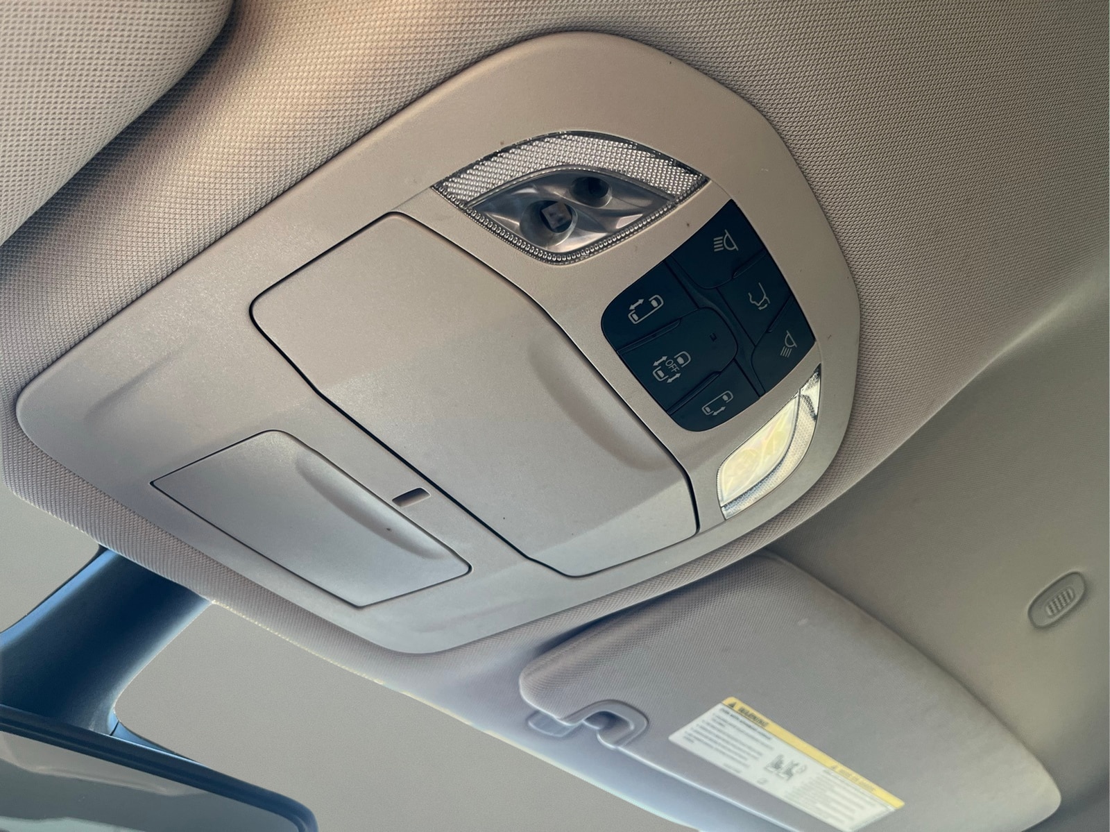 2023 Chrysler Voyager LX - Photo 23