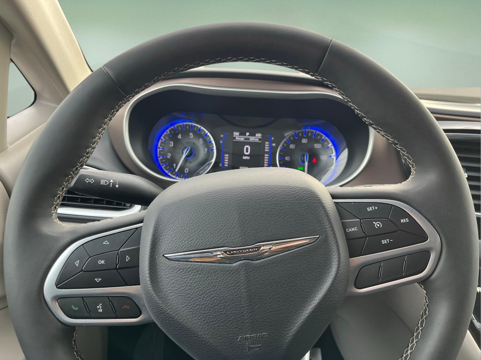 2023 Chrysler Voyager LX - Photo 14