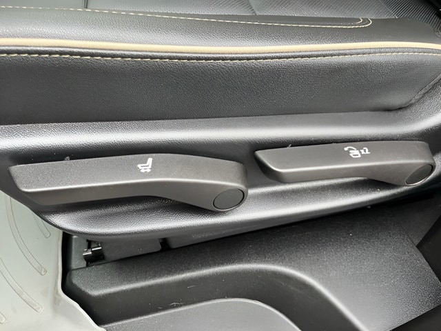 2023 GMC Yukon SLT - Photo 29