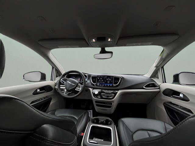 2024 Chrysler Pacifica Touring L - Photo 31