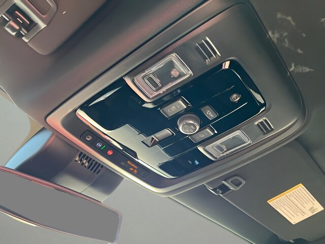 2026 GMC Yukon Denali - Photo 23