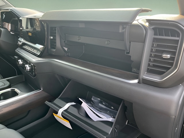 2026 GMC Sierra 1500 SLT - Photo 36