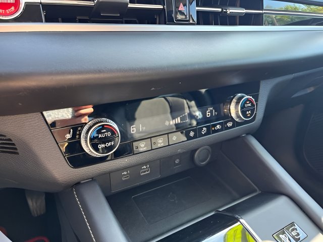 2024 Mitsubishi Outlander Plug-in Hybrid SE - Photo 19