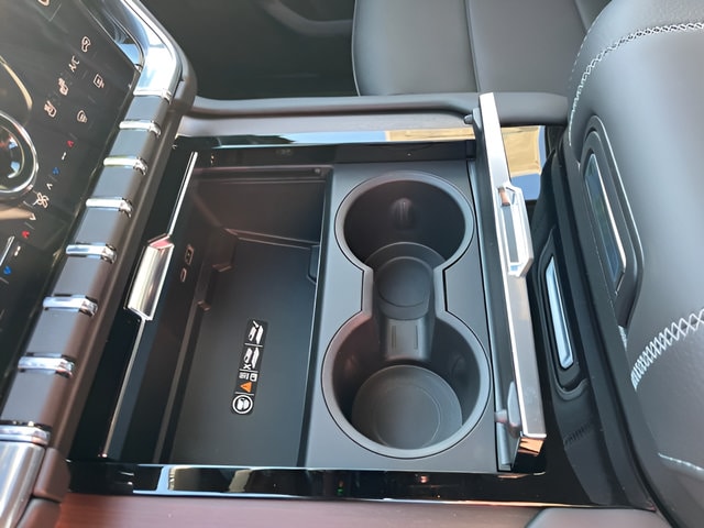 2026 GMC Yukon Denali - Photo 21