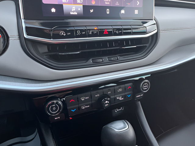 2025 Jeep Compass Limited - Photo 19