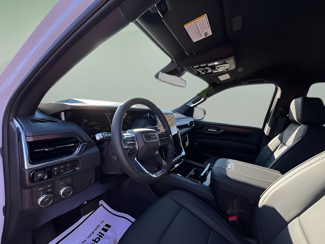 2026 GMC Yukon Denali - Photo 13