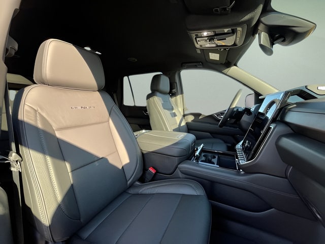 2026 GMC Yukon Denali - Photo 35