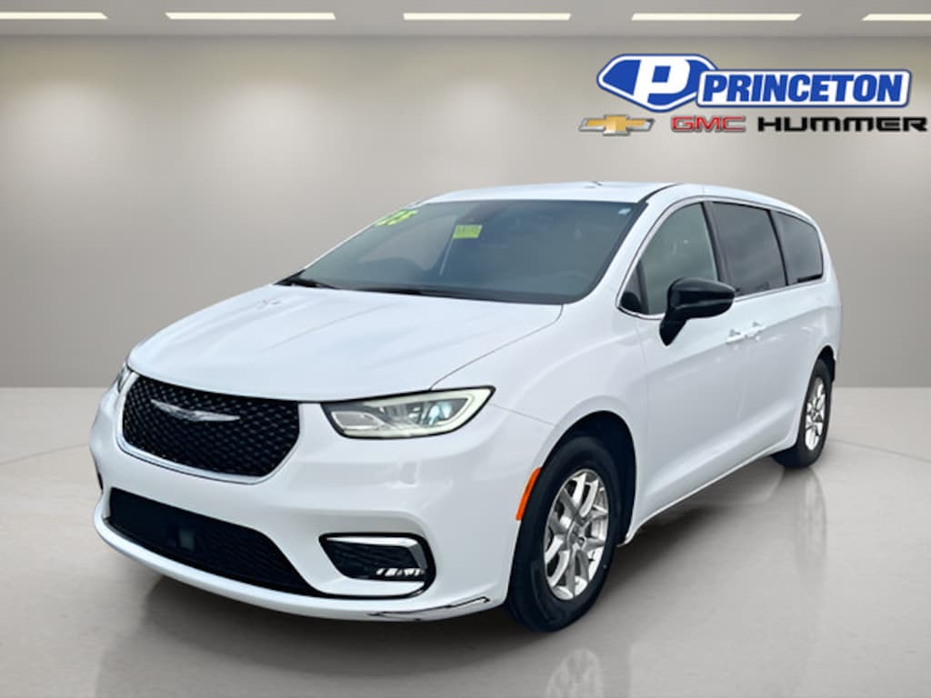 Used 2025 Chrysler Pacifica Select Minivan