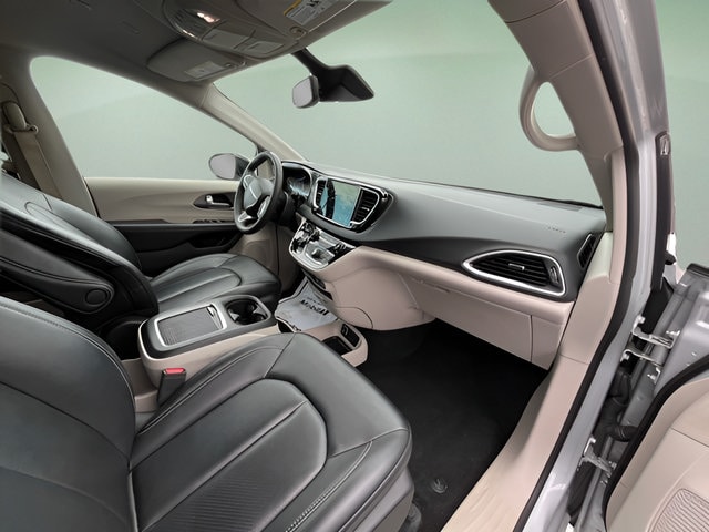 2024 Chrysler Pacifica Touring L - Photo 37