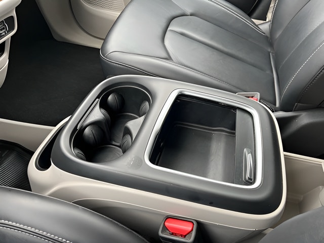 2024 Chrysler Pacifica Touring L - Photo 24