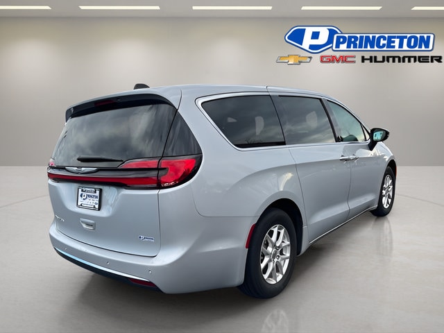 2024 Chrysler Pacifica Touring L - Photo 8