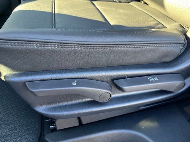 2026 GMC Yukon Denali - Photo 27