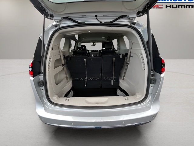 2024 Chrysler Pacifica Touring L - Photo 39