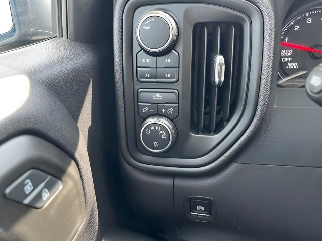 2024 Chevrolet Silverado 1500 Custom - Photo 14