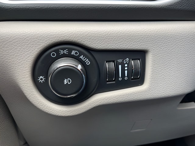 2024 Chrysler Pacifica Touring L - Photo 17