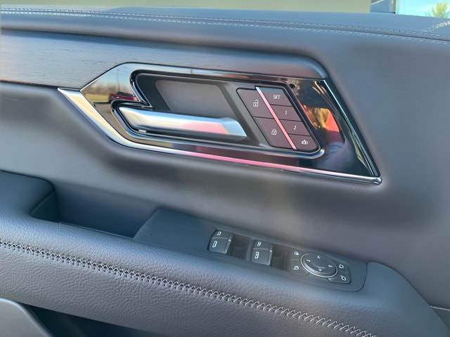 2026 GMC Yukon Denali - Photo 10