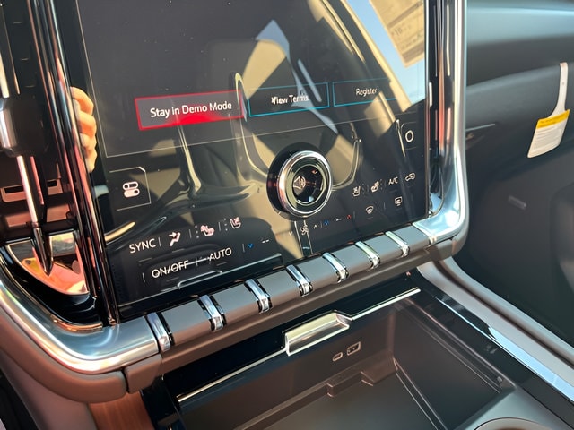 2026 GMC Yukon Denali - Photo 19