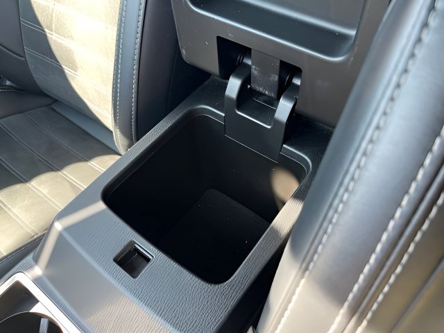 2024 Mitsubishi Outlander Plug-in Hybrid SE - Photo 22