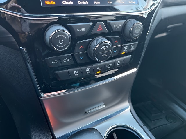 2020 Jeep Grand Cherokee Altitude - Photo 18
