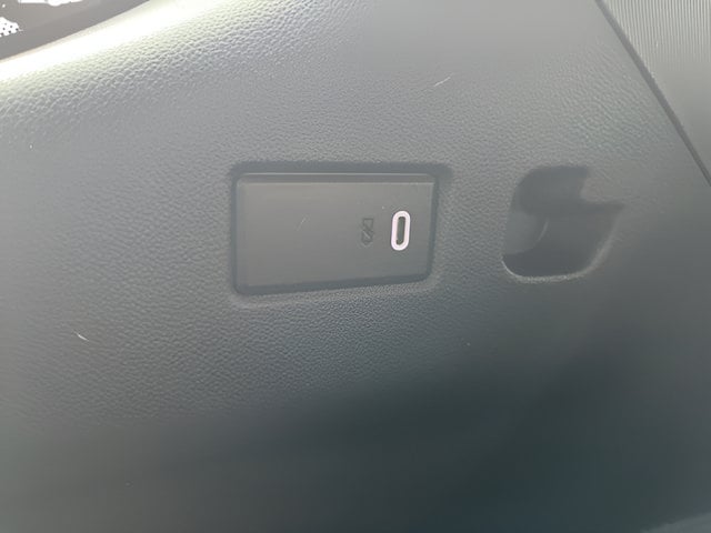 2023 GMC Yukon SLT - Photo 32
