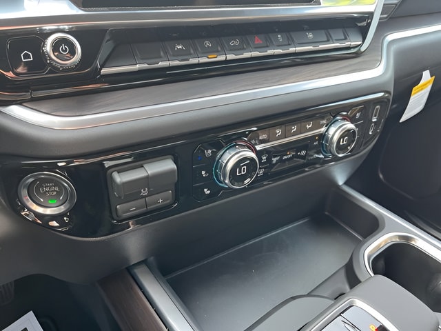 2026 GMC Sierra 1500 SLT - Photo 18