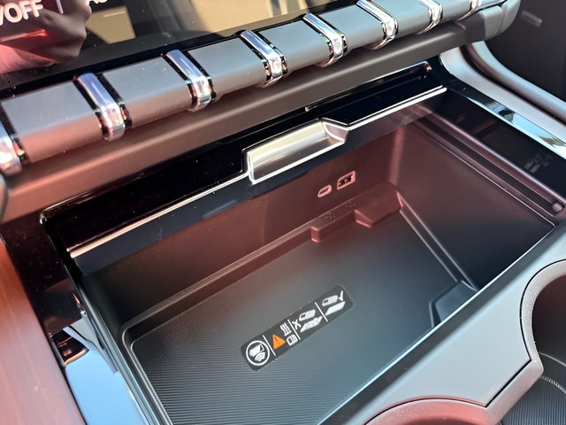 2026 GMC Yukon Denali - Photo 20