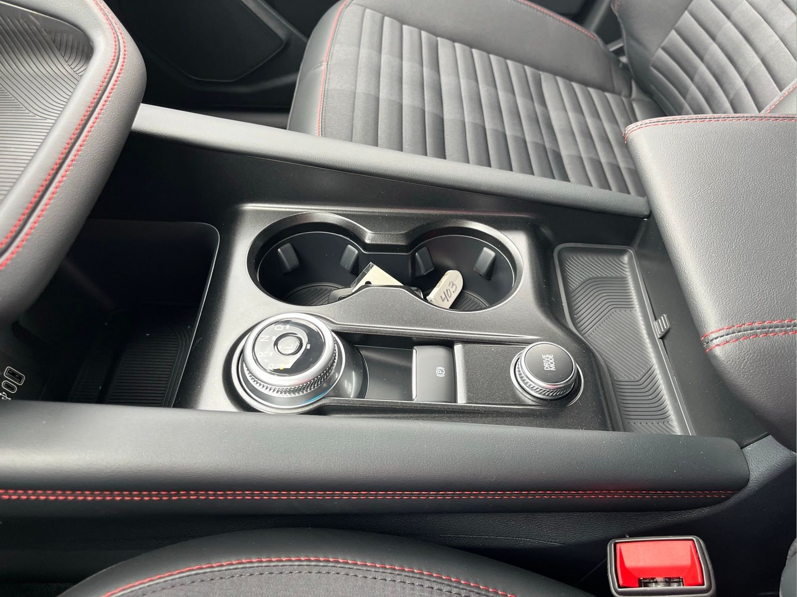 2026 Ford Explorer ST-Line - Photo 21