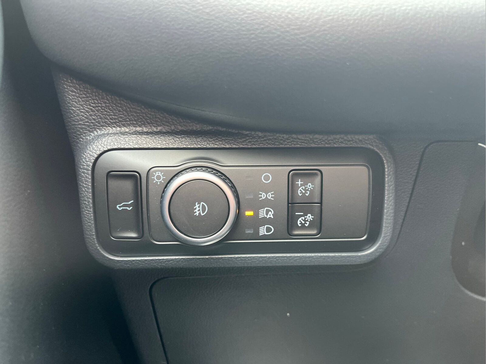 2026 Ford Explorer ST-Line - Photo 14
