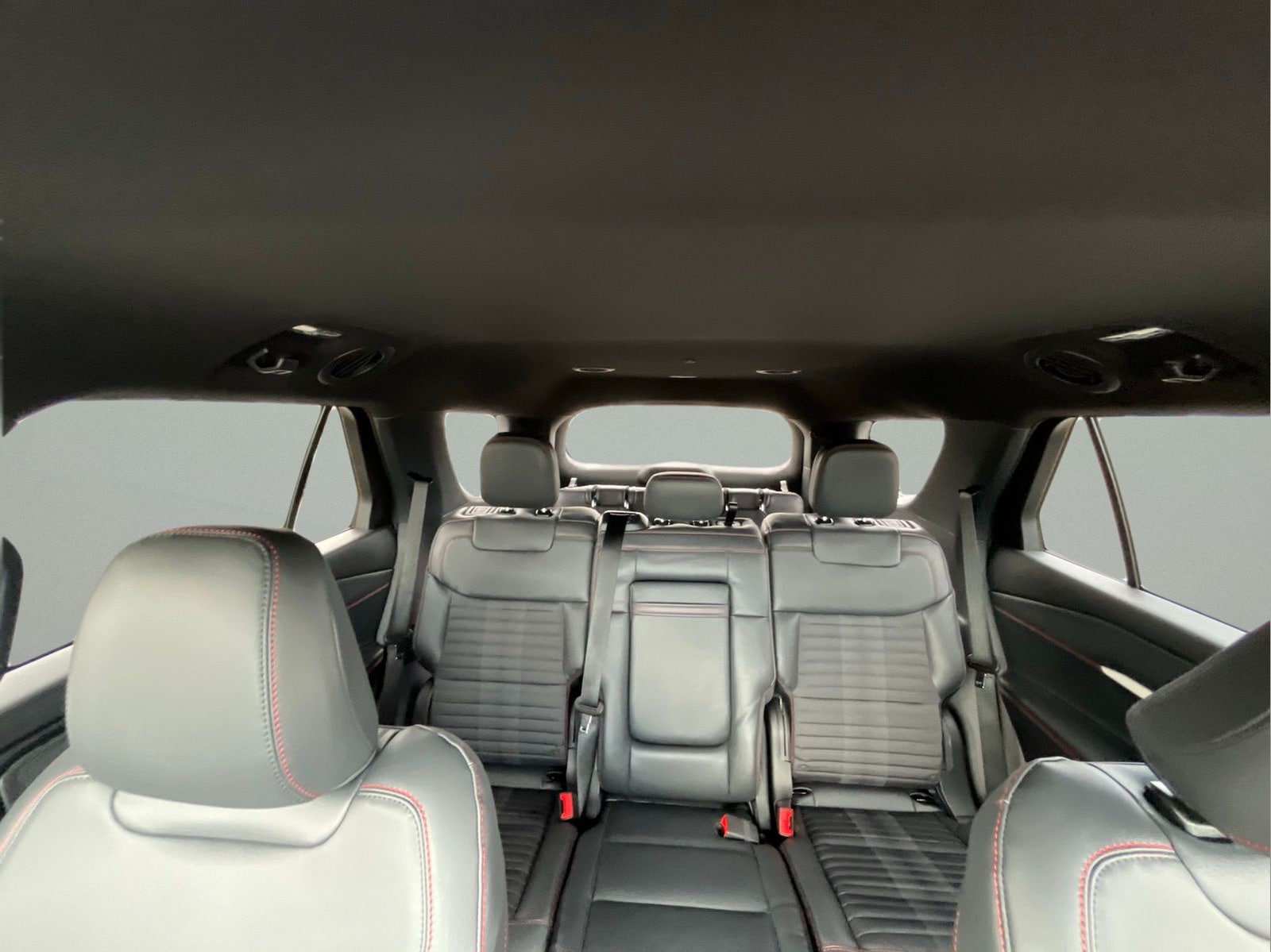 2026 Ford Explorer ST-Line - Photo 26