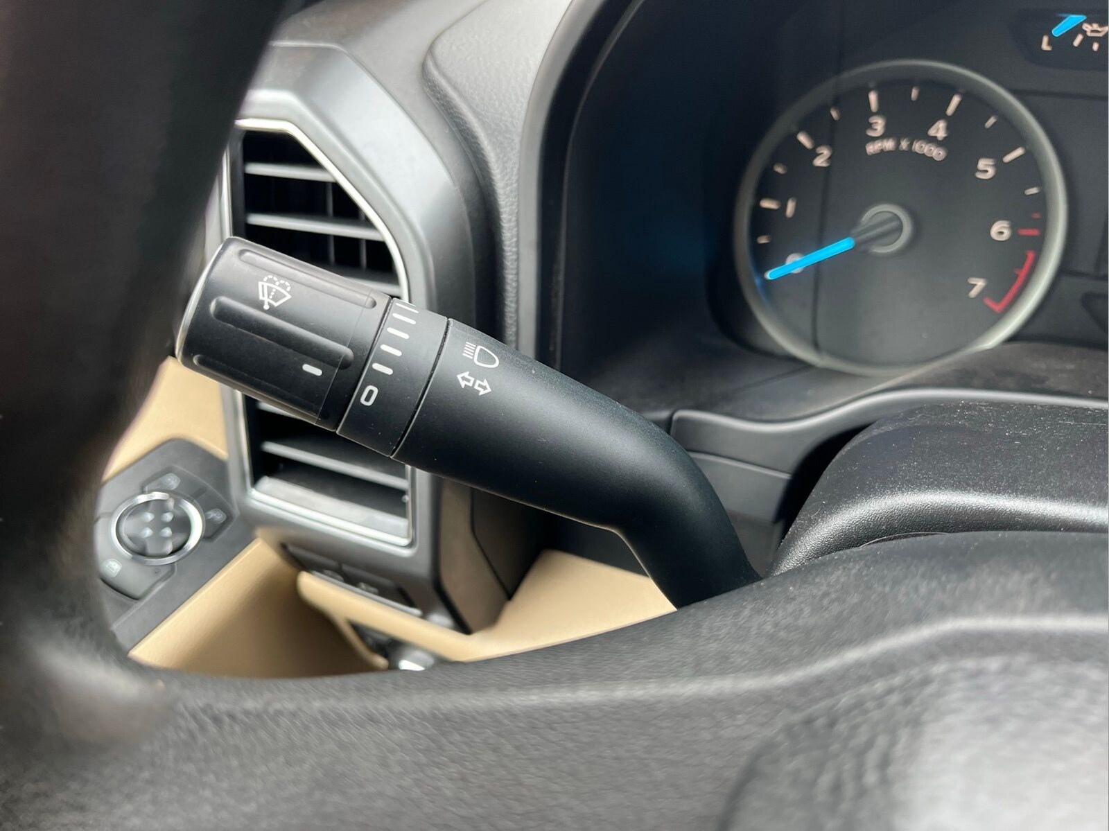 2018 Ford F-150 XLT - Photo 17