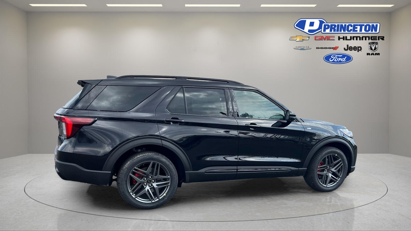 2026 Ford Explorer ST-Line - Photo 8