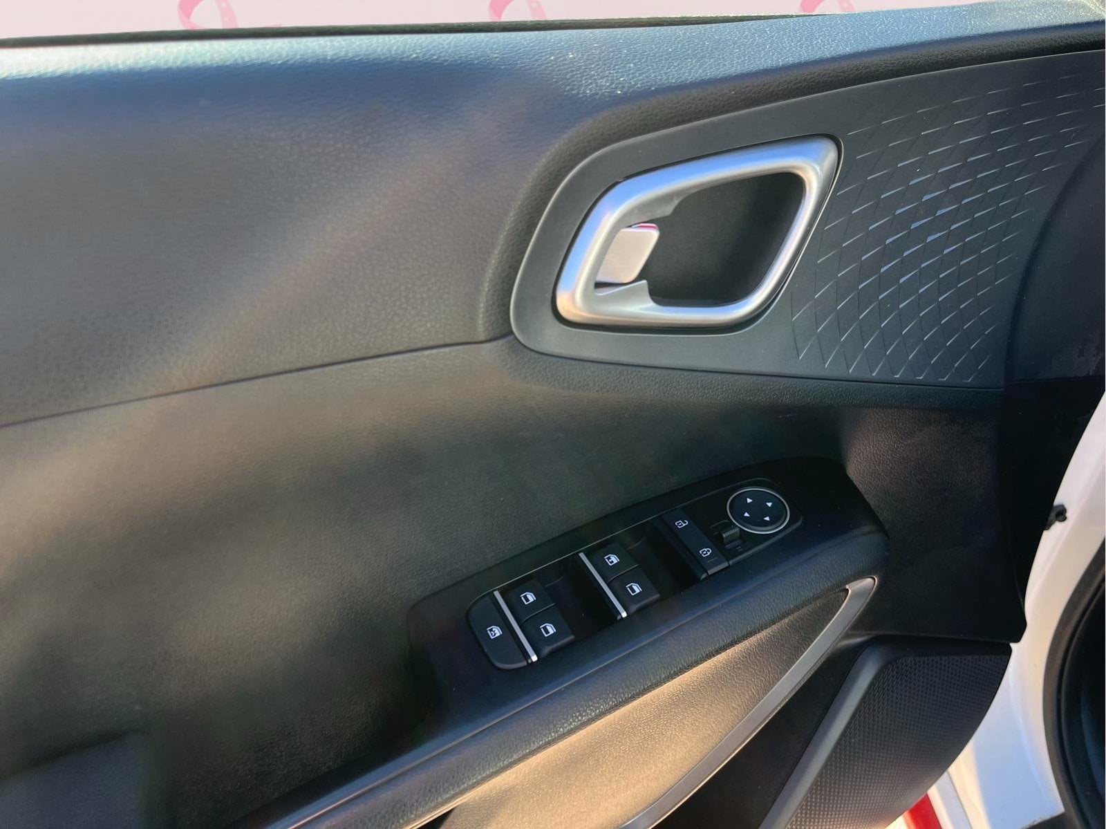 2022 Kia Soul GT-Line - Photo 9