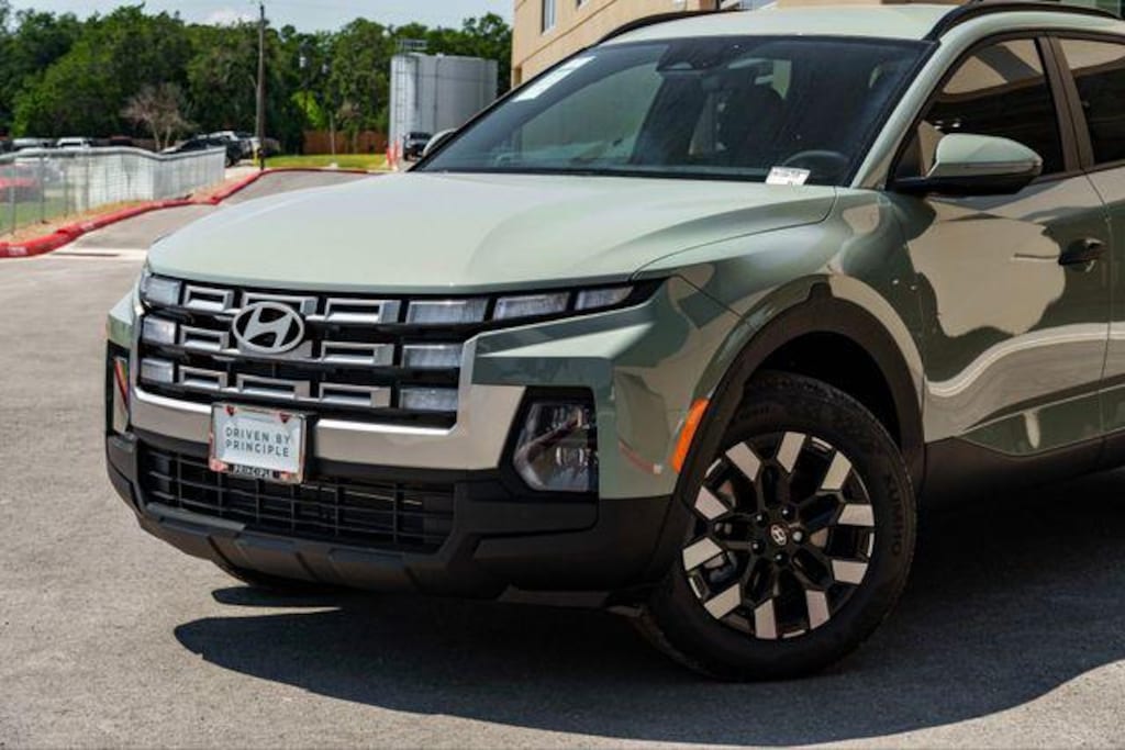 New 2026 Hyundai Santa Cruz SEL FWD Truck