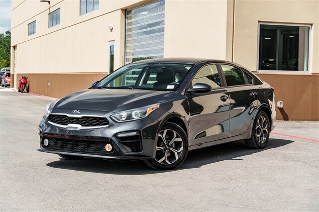 2019 Kia Forte LXS photo 2