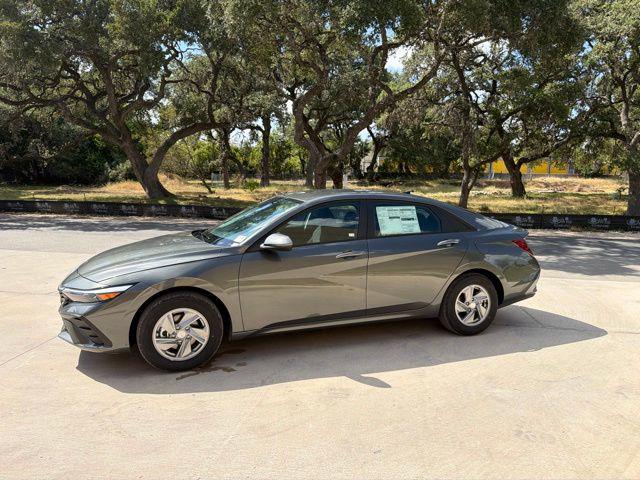New 2026 Hyundai Elantra SE