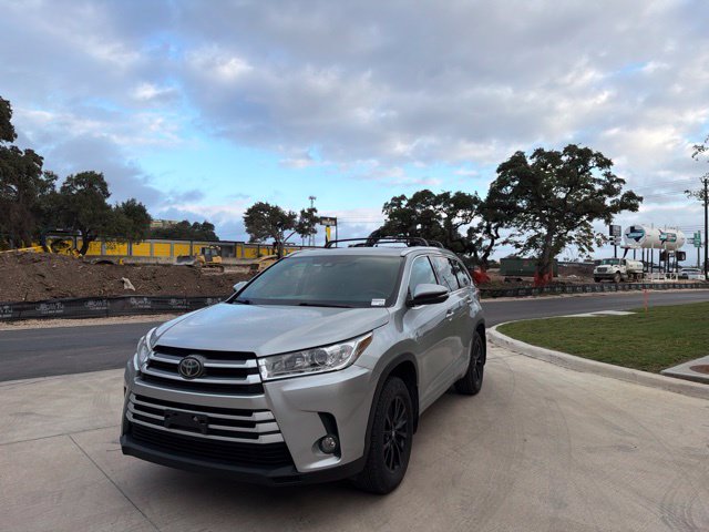 Used 2017 Toyota Highlander XLE SUV