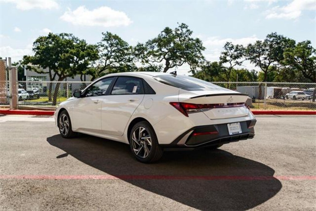 New 2025 Hyundai Elantra SEL Sport Sedan