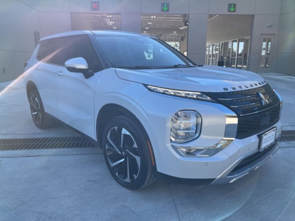 Used 2023 Mitsubishi Outlander SE SUV