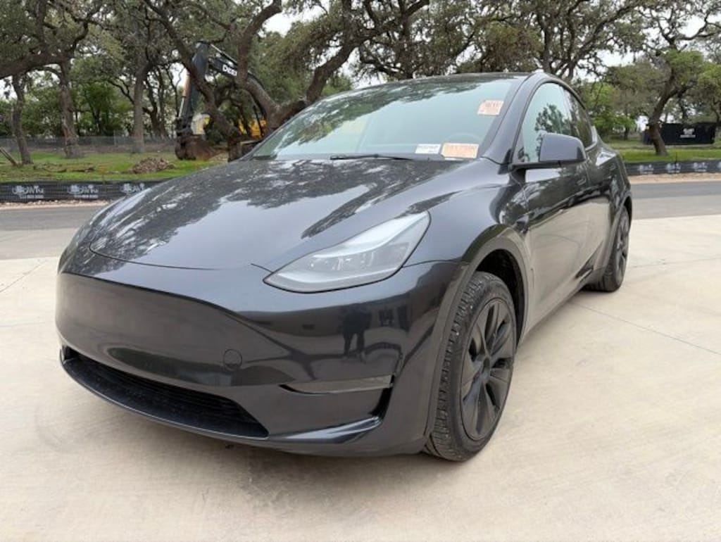 Used 2024 Tesla Model Y Standard Range SUV
