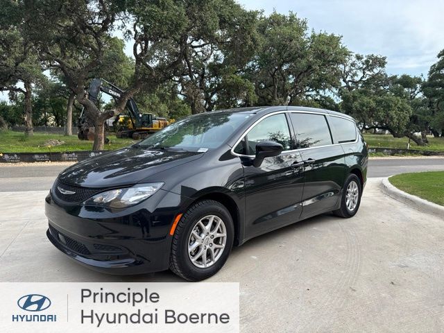 2022 Chrysler Voyager