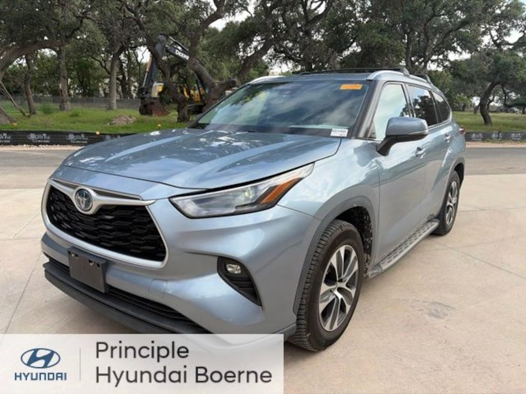 Used 2022 Toyota Highlander Hybrid XLE SUV