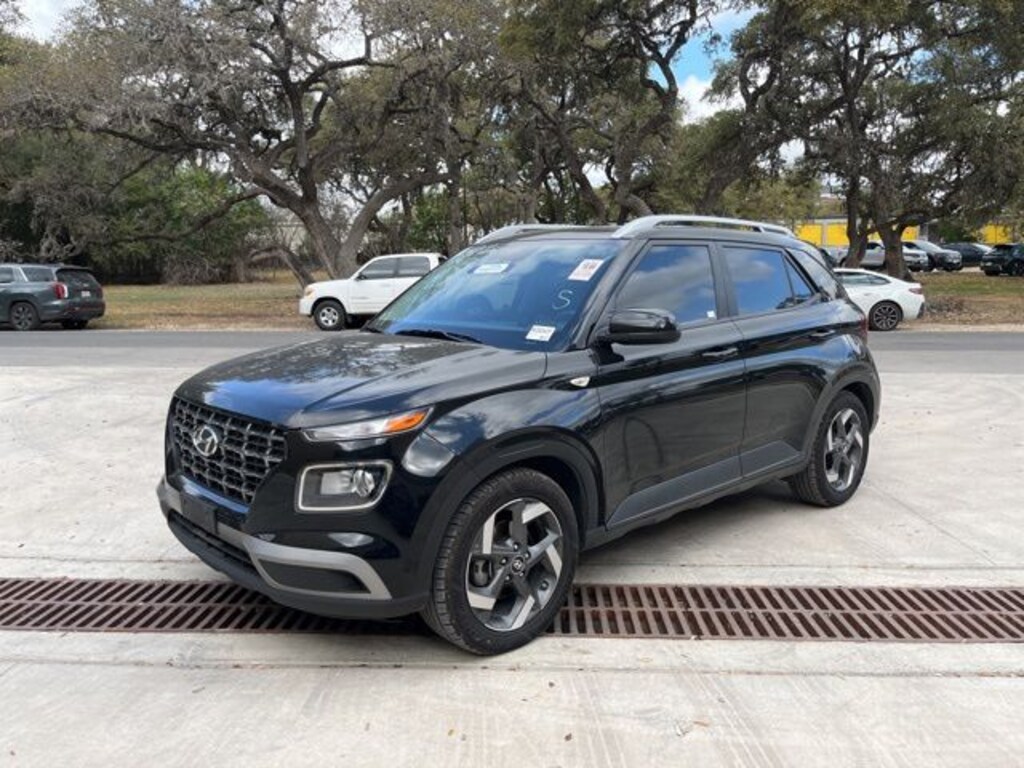 Used 2023 Hyundai Venue SEL SUV