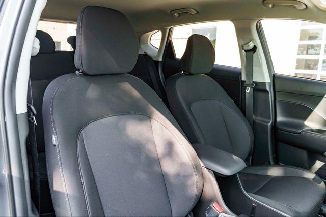 2025 Hyundai Kona EV SEL - Photo 25