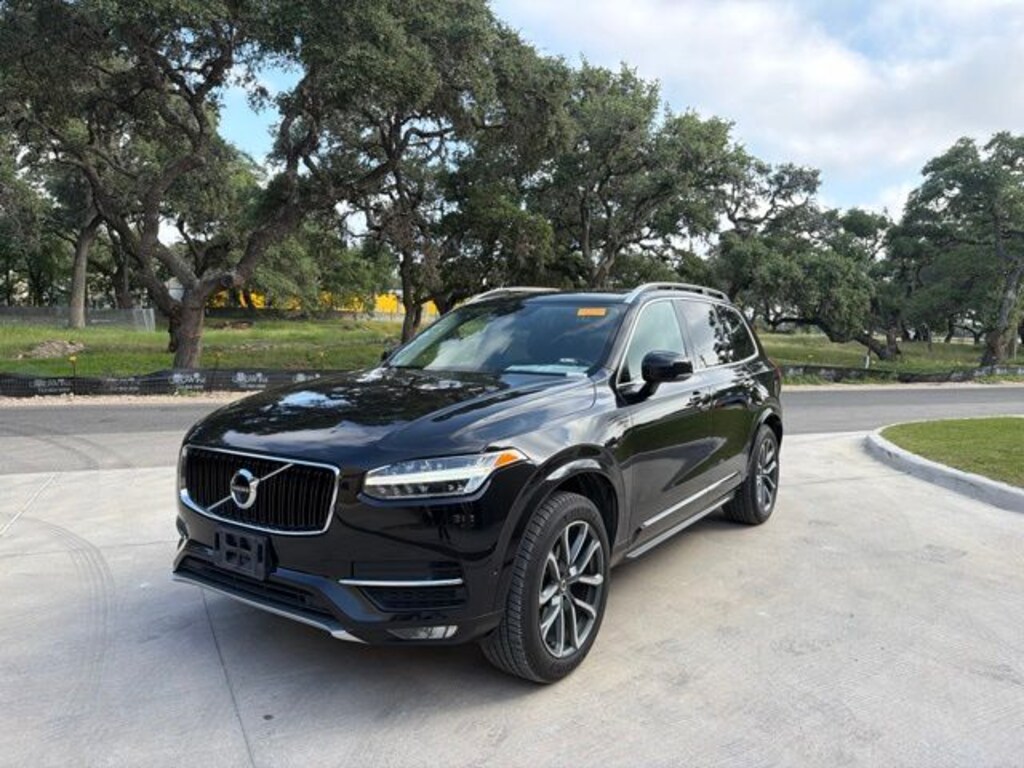 Used 2017 Volvo XC90 T6 Momentum SUV