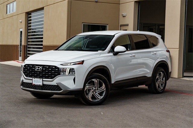 2023 Hyundai Santa Fe SE photo 2