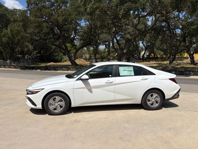 New 2026 Hyundai Elantra SE