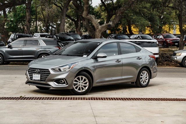 2021 Hyundai Accent SEL's photo