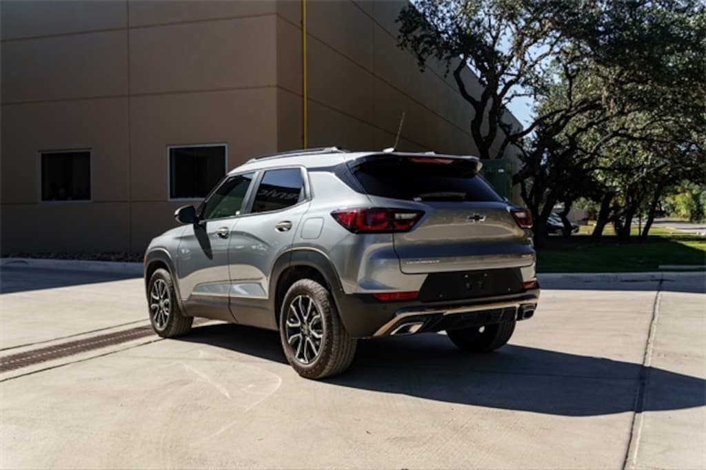 Used 2025 Chevrolet Trailblazer Activ SUV