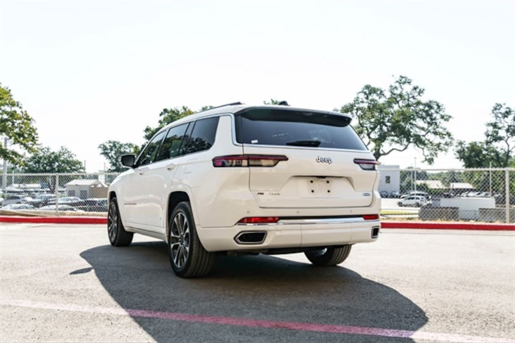 Used 2023 Jeep Grand Cherokee L Overland SUV